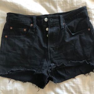 LEVI HIGH-WAISTED SHORTS